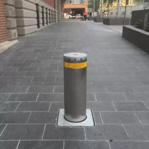 J275-HA_FAAC-Automatic-Hydraulic-Retractable-Traffic-Bollard_Install-5